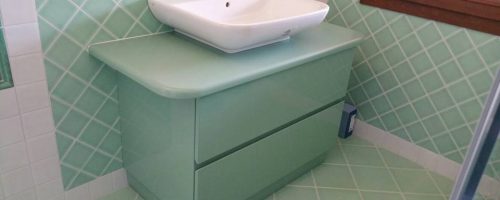 Mobile bagno laccato